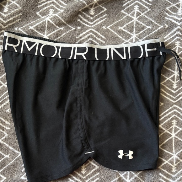 Under Armour Women's Black Athletic Shorts - Picture 3 of 7